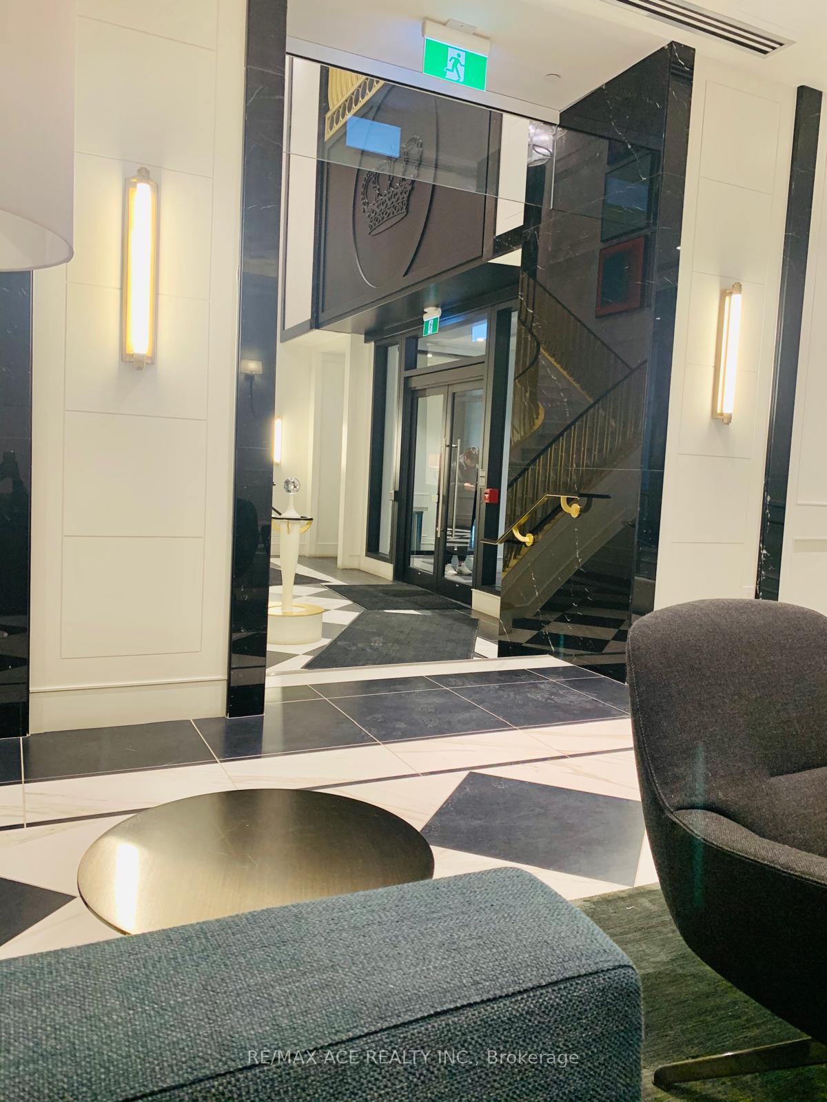 Photo 5 of Unit 708, 955 Bay Street, Toronto, Bay Street Corridor — HOMEH
