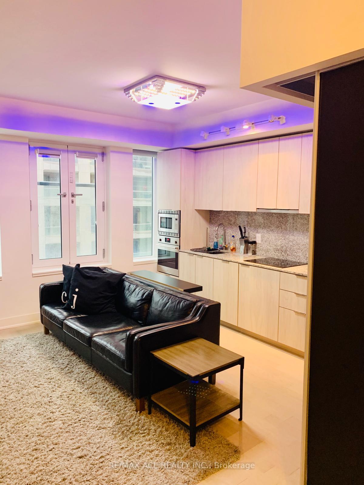 Photo 7 of Unit 708, 955 Bay Street, Toronto, Bay Street Corridor — HOMEH