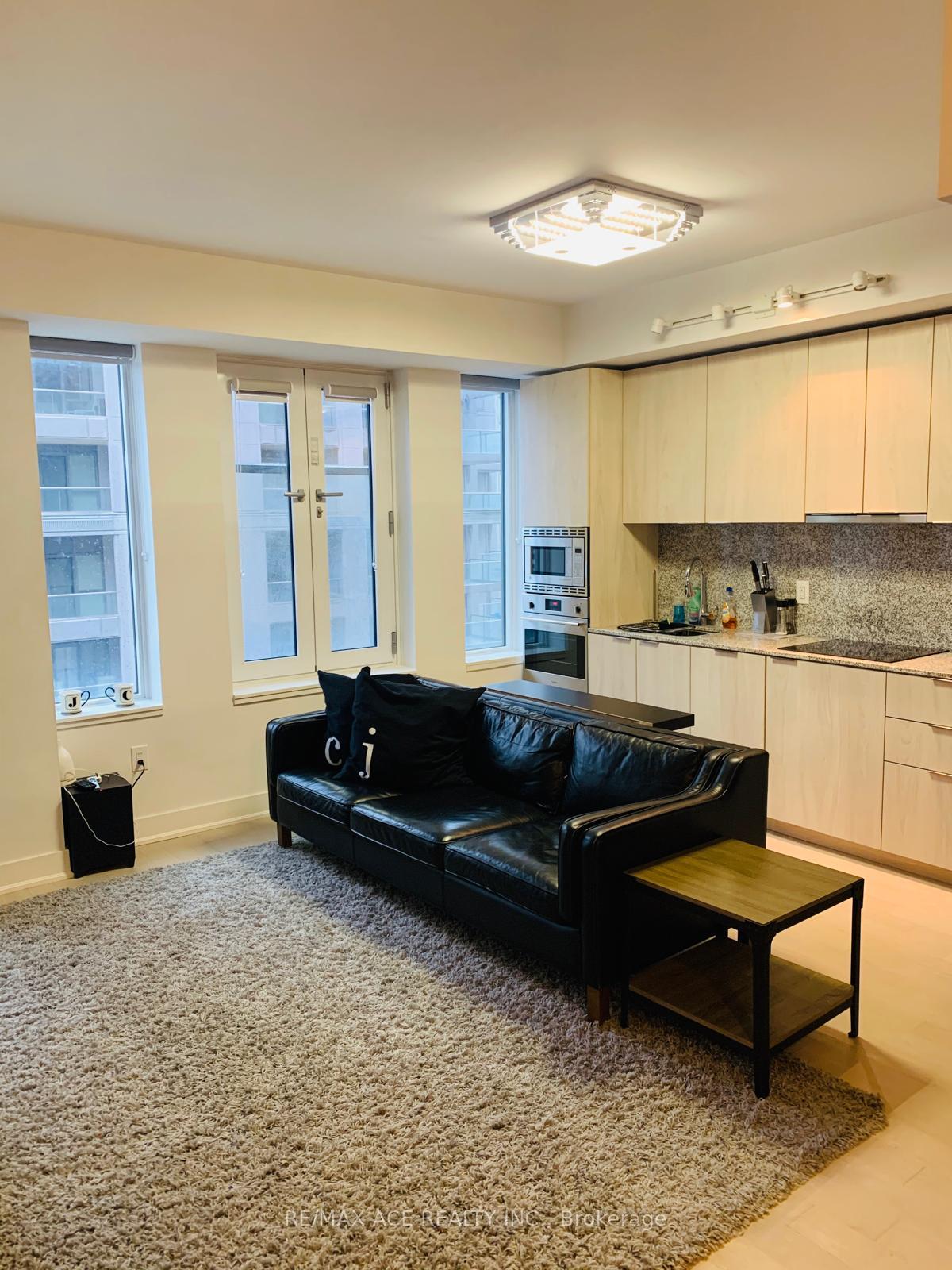 Photo 8 of Unit 708, 955 Bay Street, Toronto, Bay Street Corridor — HOMEH