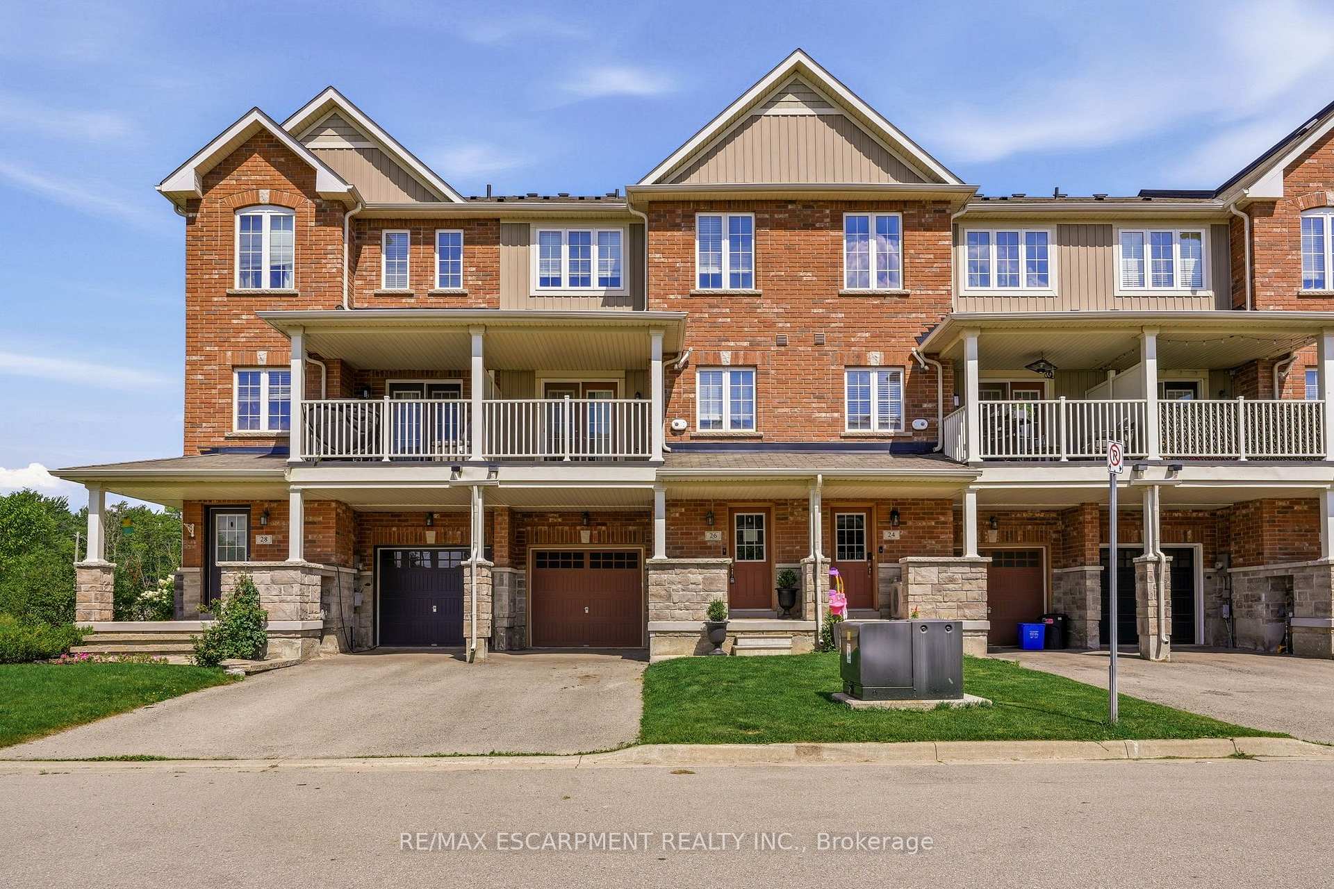 Photo 1 of 26 Hiscott Drive, Hamilton, Waterdown — HOMEH