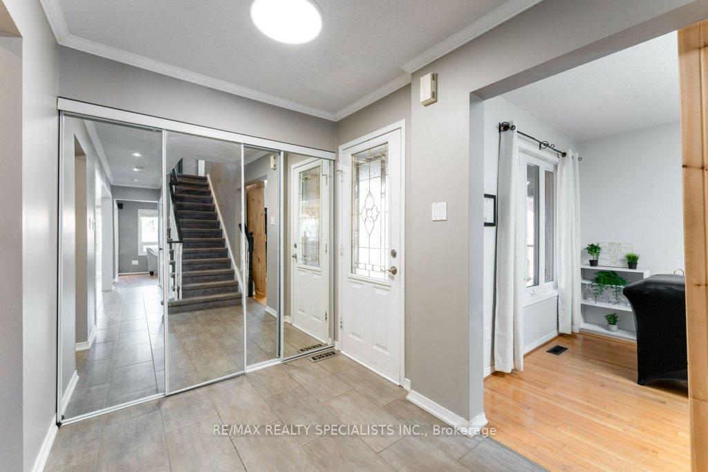 Photo 8 of 34 Killaloe Crescent, Halton Hills, Georgetown — HOMEH
