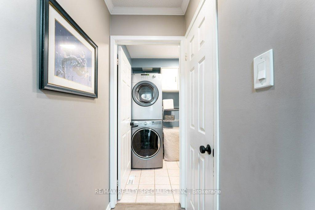 Photo 10 of 34 Killaloe Crescent, Halton Hills, Georgetown — HOMEH
