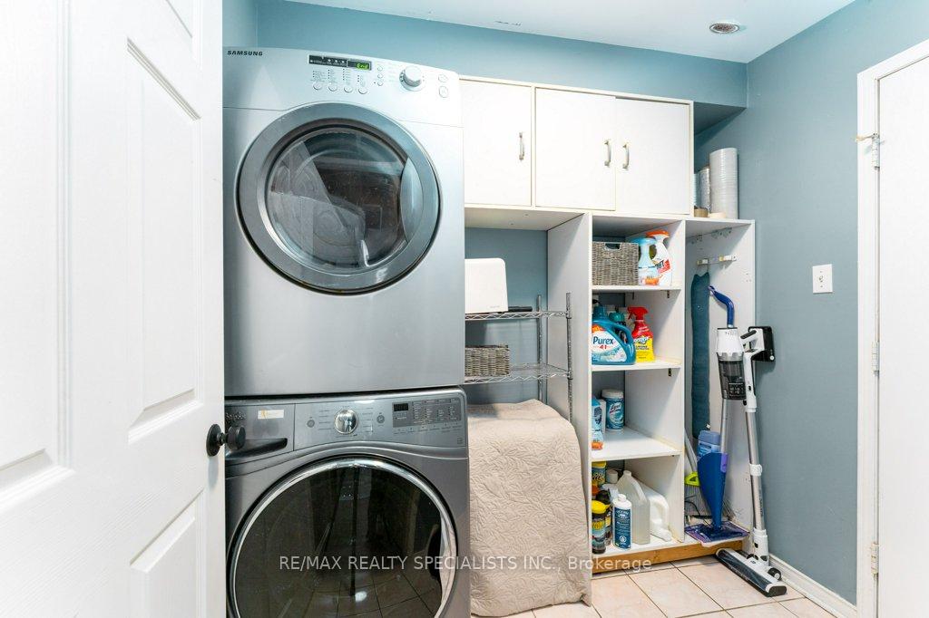 Photo 11 of 34 Killaloe Crescent, Halton Hills, Georgetown — HOMEH