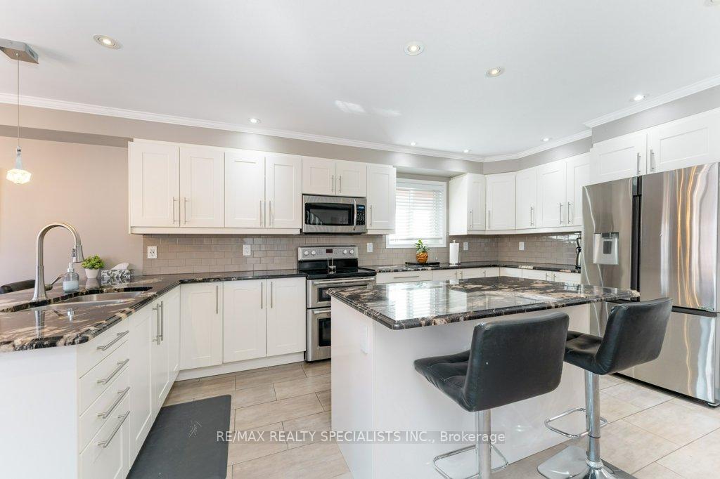 Photo 15 of 34 Killaloe Crescent, Halton Hills, Georgetown — HOMEH