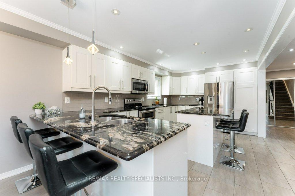 Photo 16 of 34 Killaloe Crescent, Halton Hills, Georgetown — HOMEH