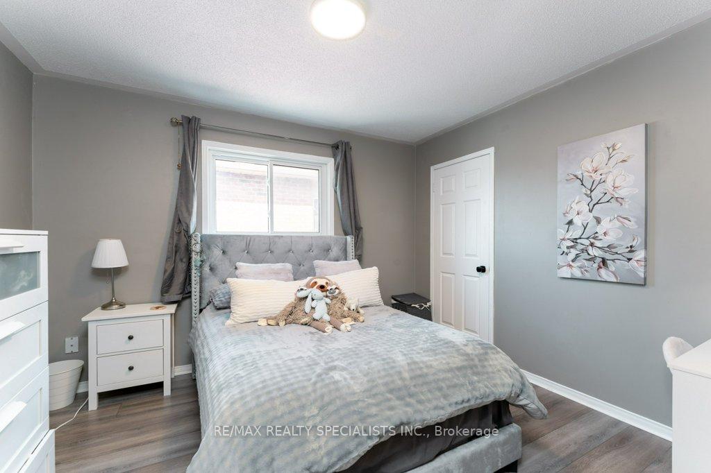 Photo 25 of 34 Killaloe Crescent, Halton Hills, Georgetown — HOMEH