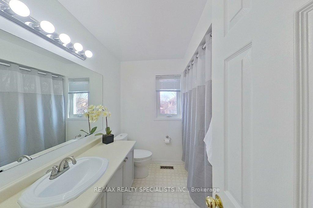 Photo 26 of 34 Killaloe Crescent, Halton Hills, Georgetown — HOMEH