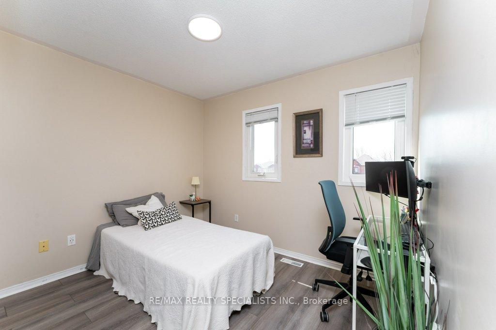 Photo 27 of 34 Killaloe Crescent, Halton Hills, Georgetown — HOMEH