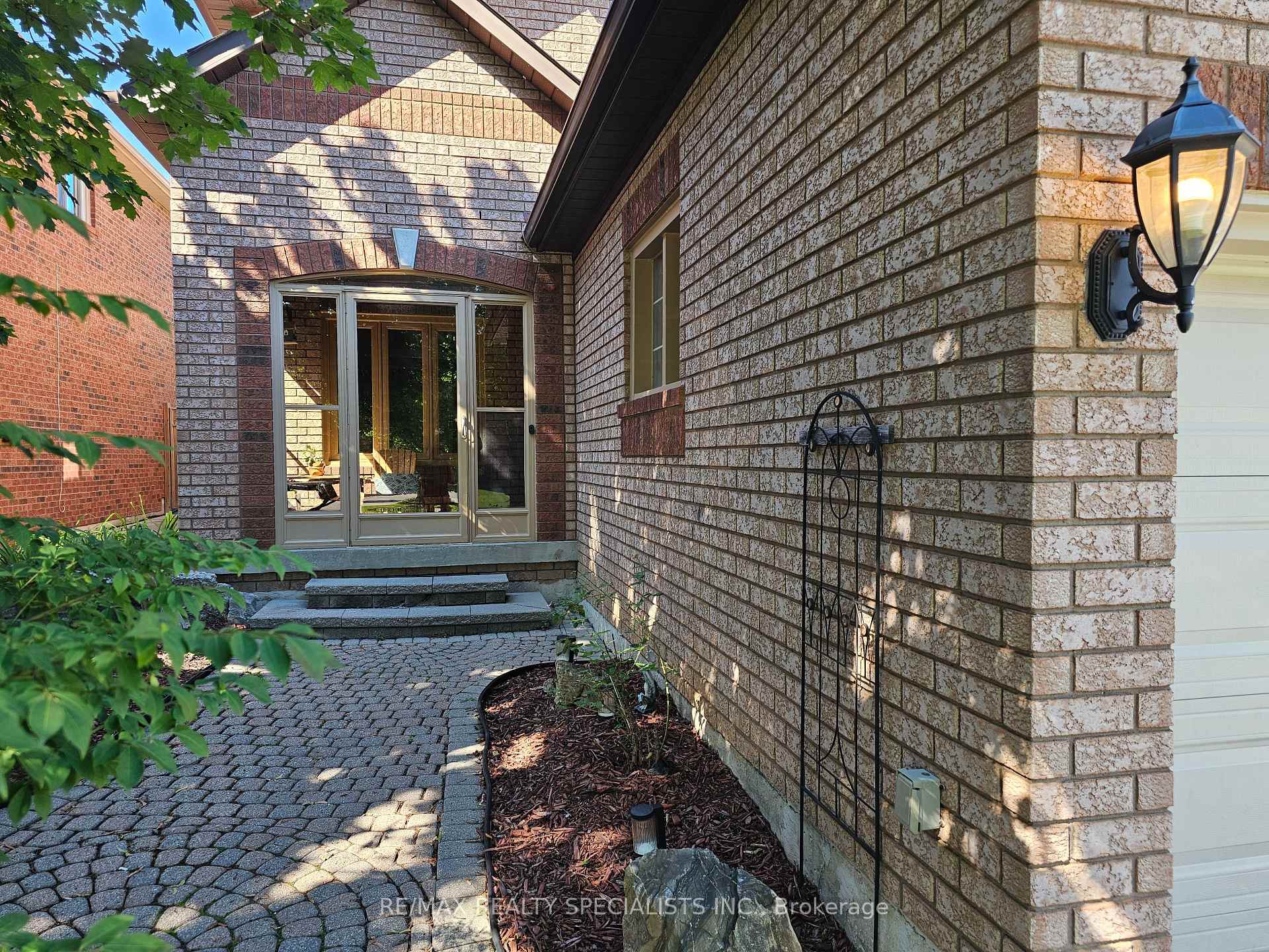 Photo 4 of 34 Killaloe Crescent, Halton Hills, Georgetown — HOMEH