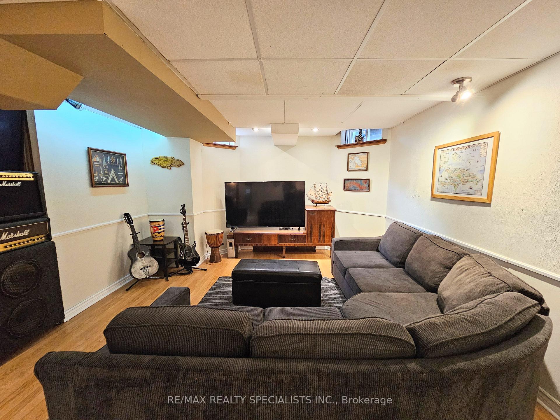 Photo 33 of 34 Killaloe Crescent, Halton Hills, Georgetown — HOMEH
