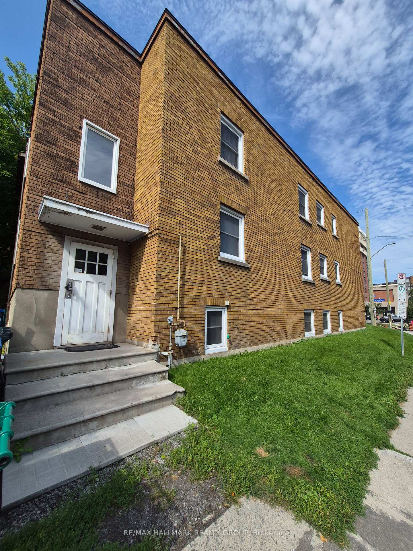Photo 3 of 72 Pretoria Avenue, Ottawa, Glebe — HOMEH