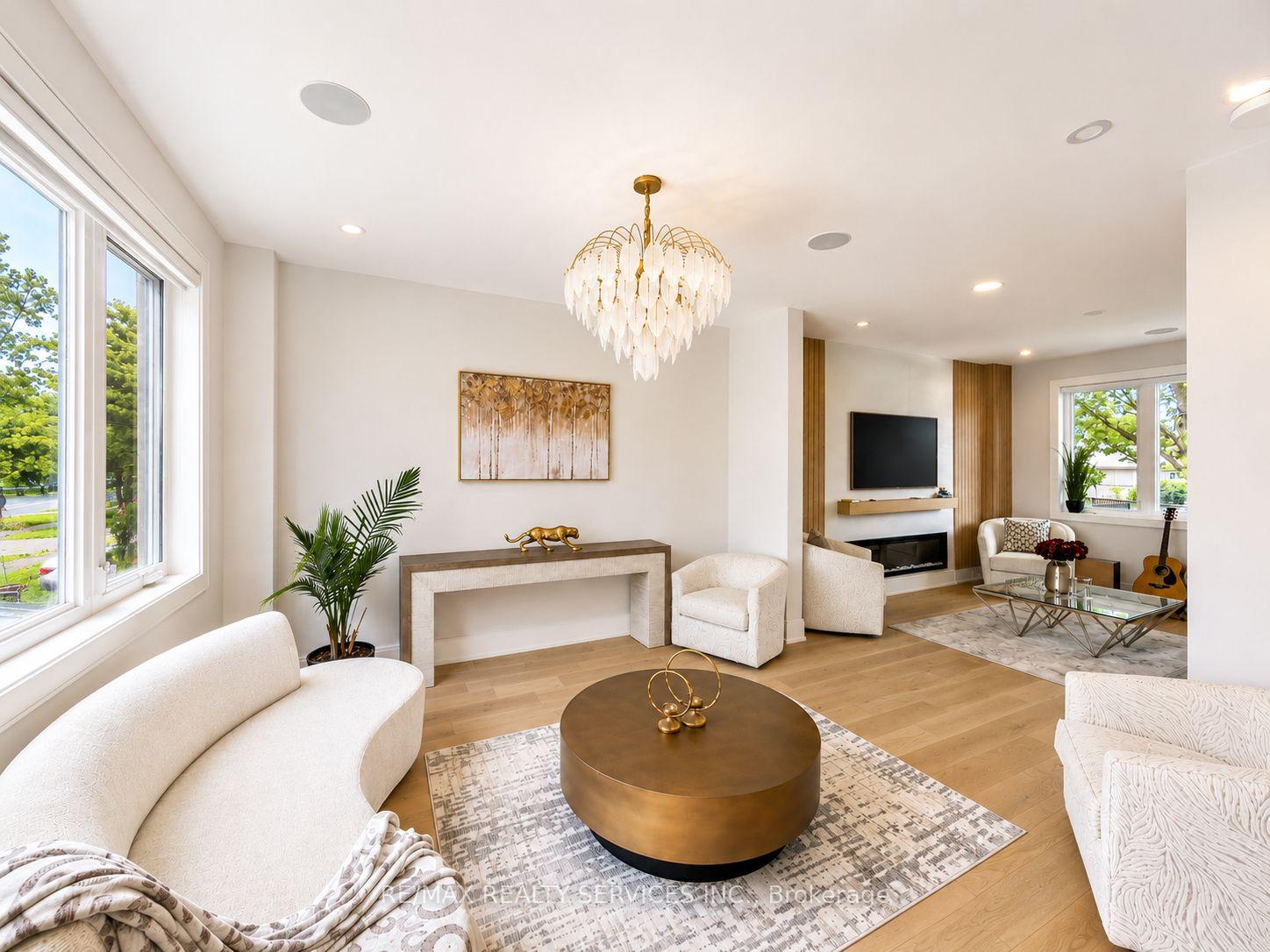 Photo 2 of 519 Third Line, Oakville, West — HOMEH