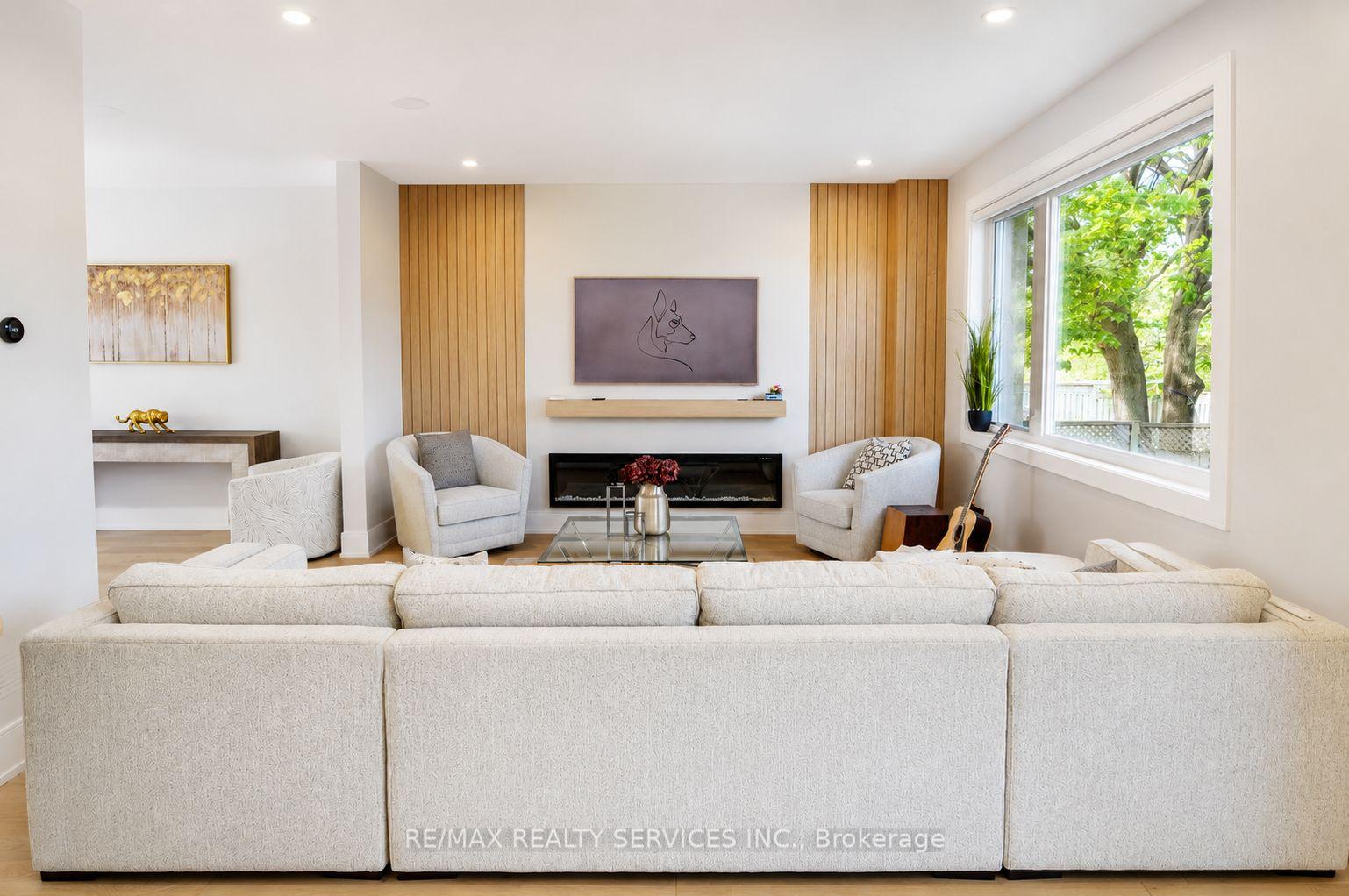 Photo 5 of 519 Third Line, Oakville, West — HOMEH