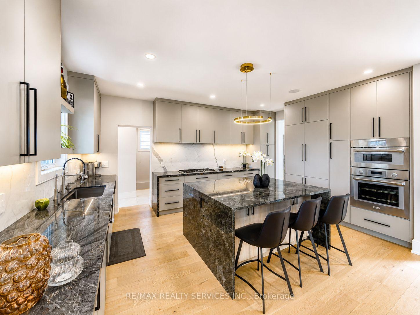 Photo 8 of 519 Third Line, Oakville, West — HOMEH