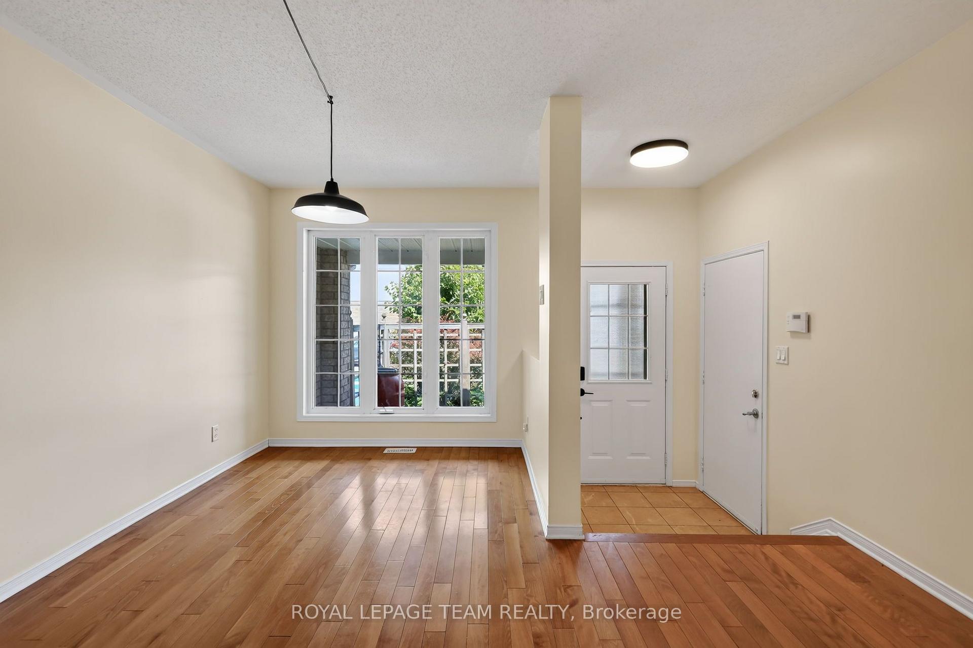 Photo 2 of 14 Appledale Drive, Ottawa, Barrhaven - Longfields — HOMEH