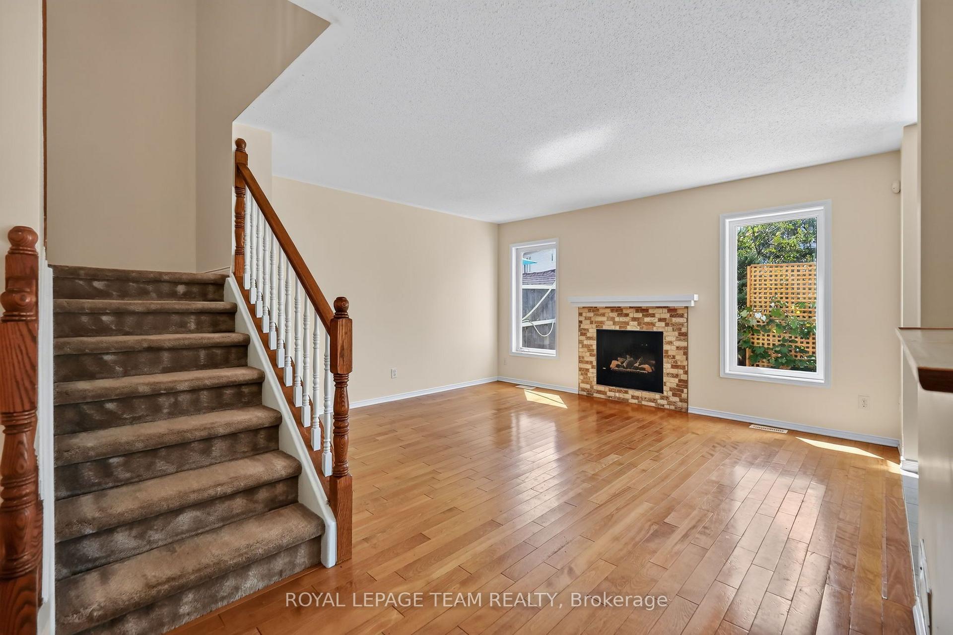 Photo 6 of 14 Appledale Drive, Ottawa, Barrhaven - Longfields — HOMEH