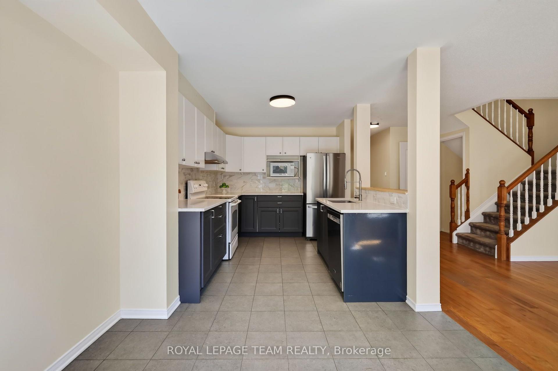 Photo 9 of 14 Appledale Drive, Ottawa, Barrhaven - Longfields — HOMEH