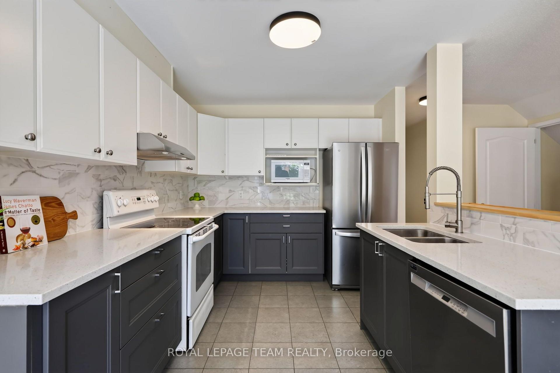 Photo 10 of 14 Appledale Drive, Ottawa, Barrhaven - Longfields — HOMEH