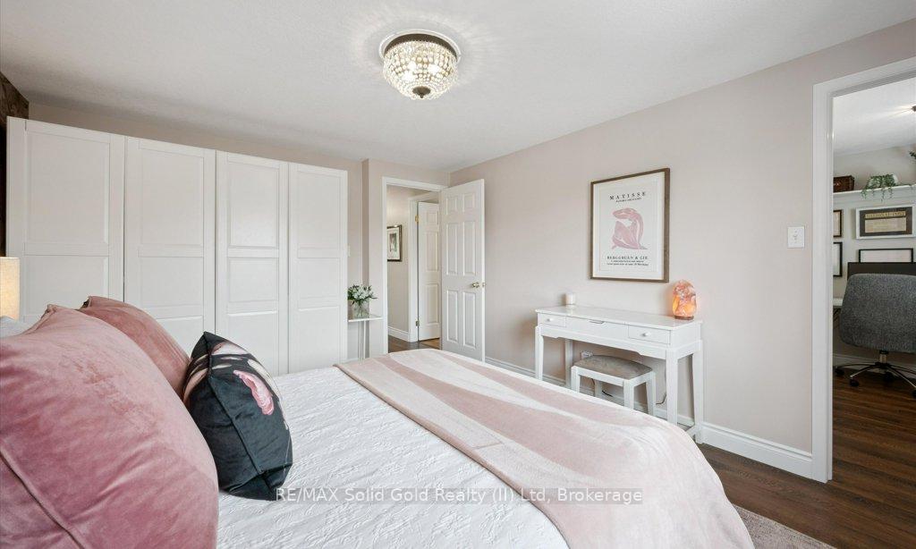 Photo 55 of 12 Frankfurt Street, Kitchener, Huron Park — HOMEH
