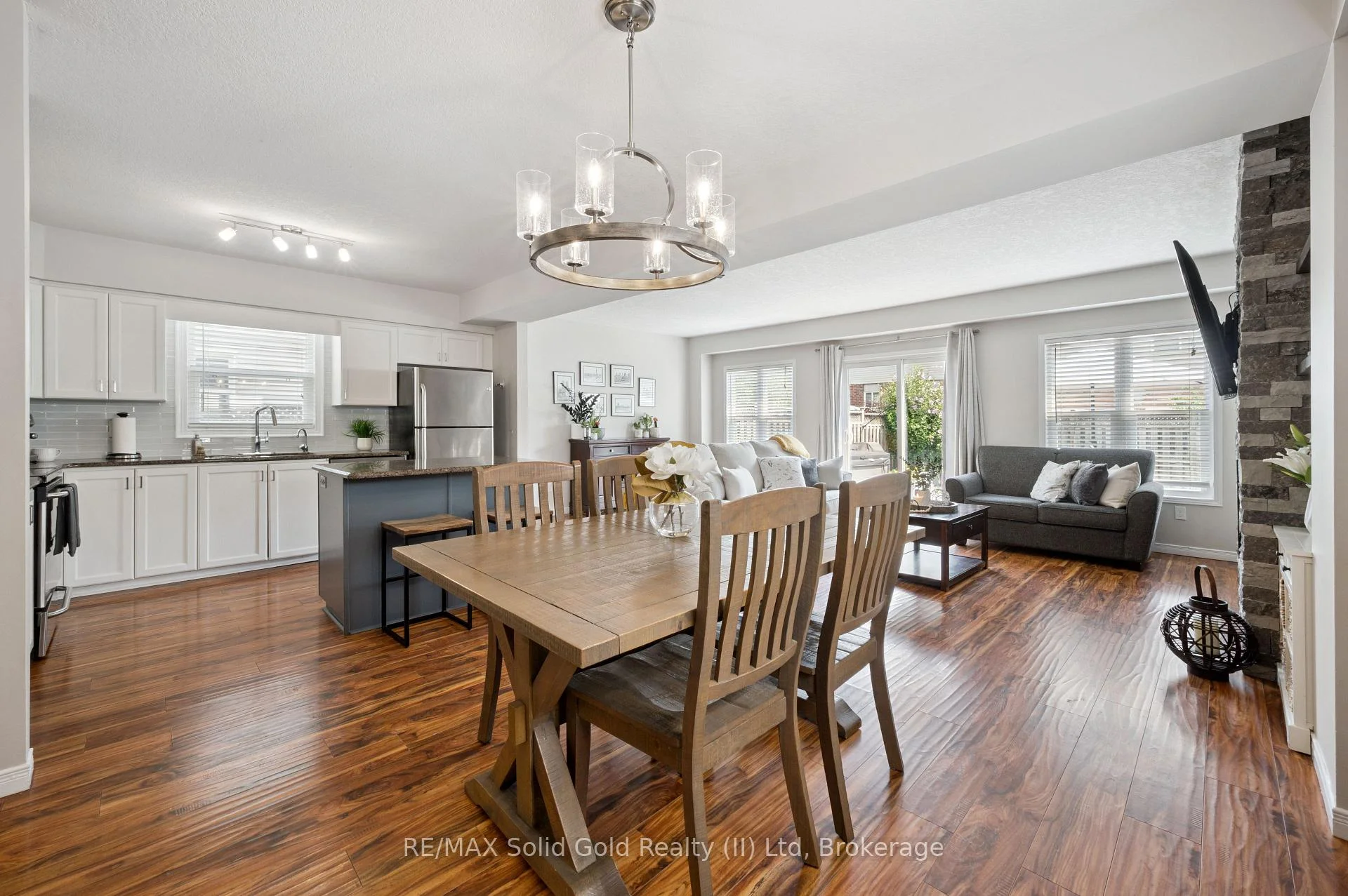 Photo 24 of 12 Frankfurt Street, Kitchener, Huron Park — HOMEH