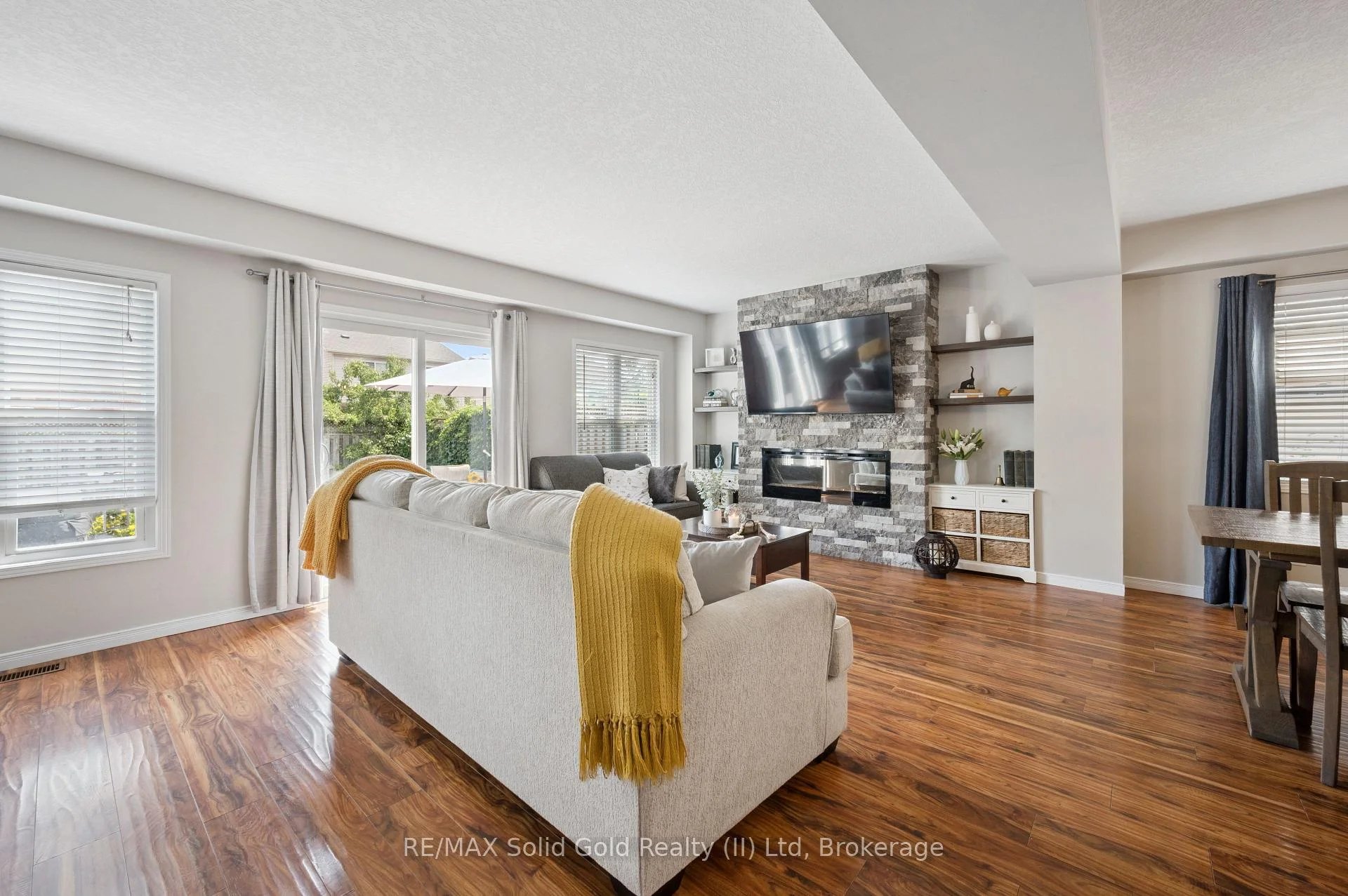 Photo 32 of 12 Frankfurt Street, Kitchener, Huron Park — HOMEH