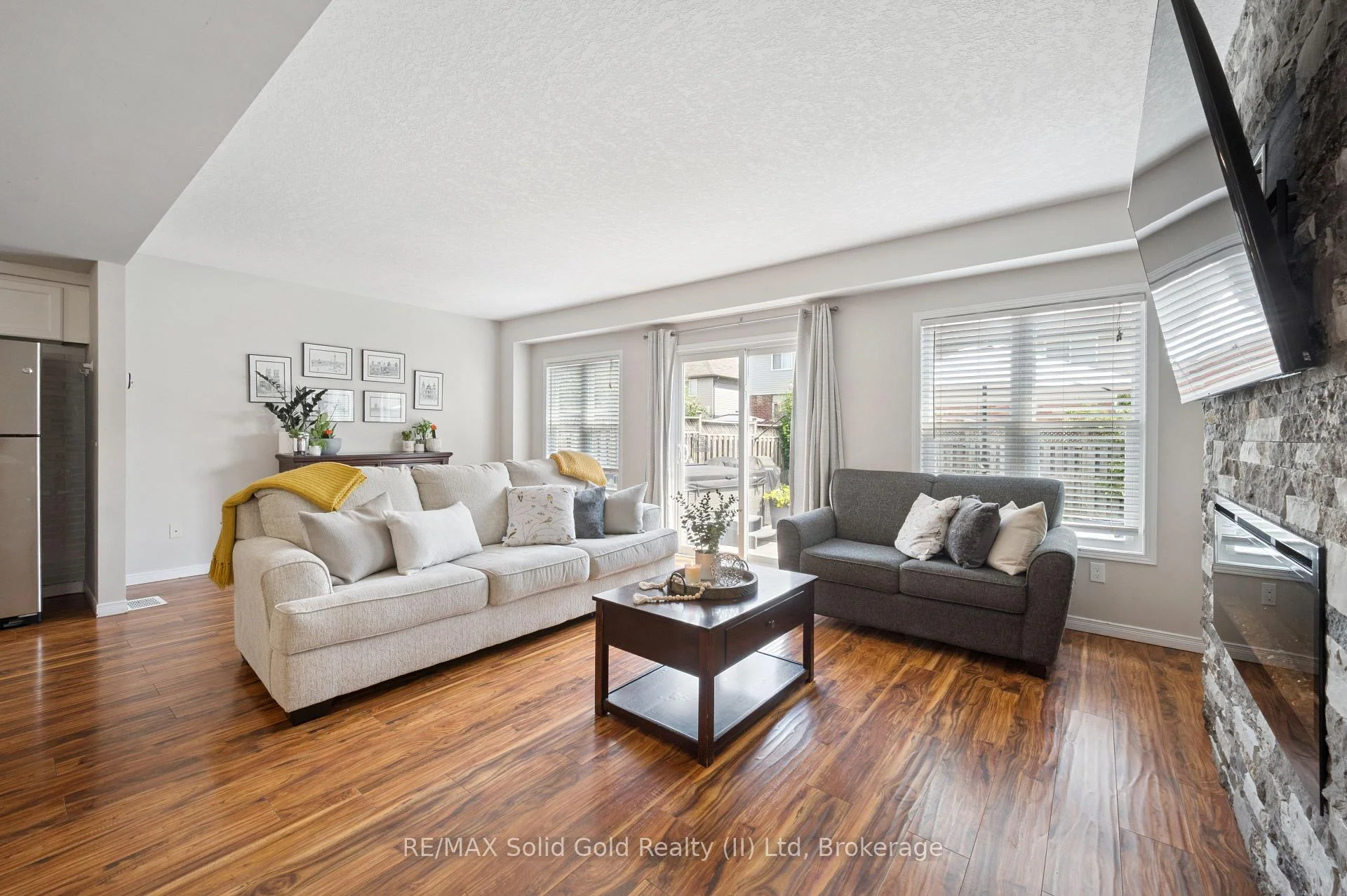 Photo 34 of 12 Frankfurt Street, Kitchener, Huron Park — HOMEH