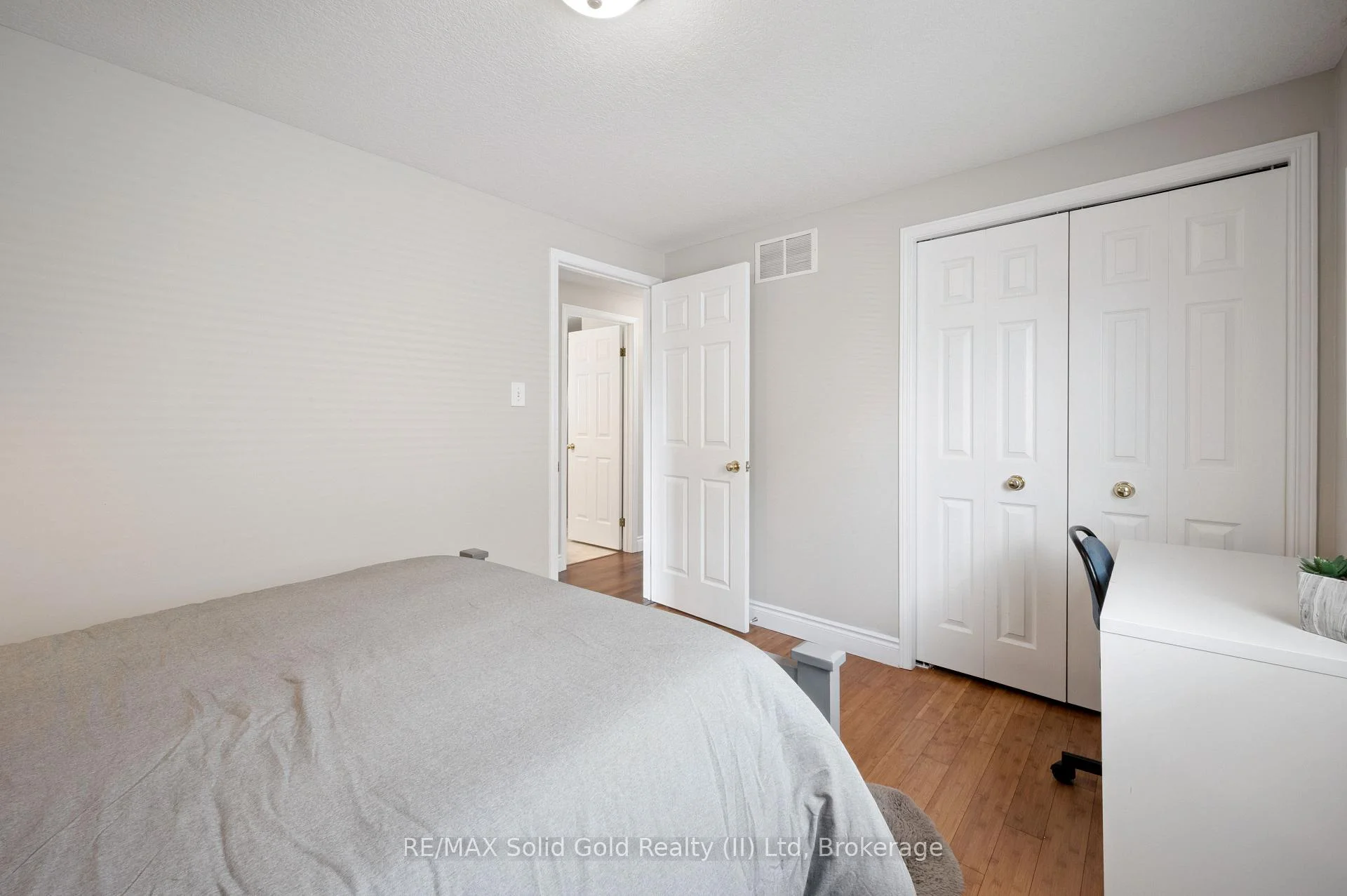 Photo 54 of 12 Frankfurt Street, Kitchener, Huron Park — HOMEH