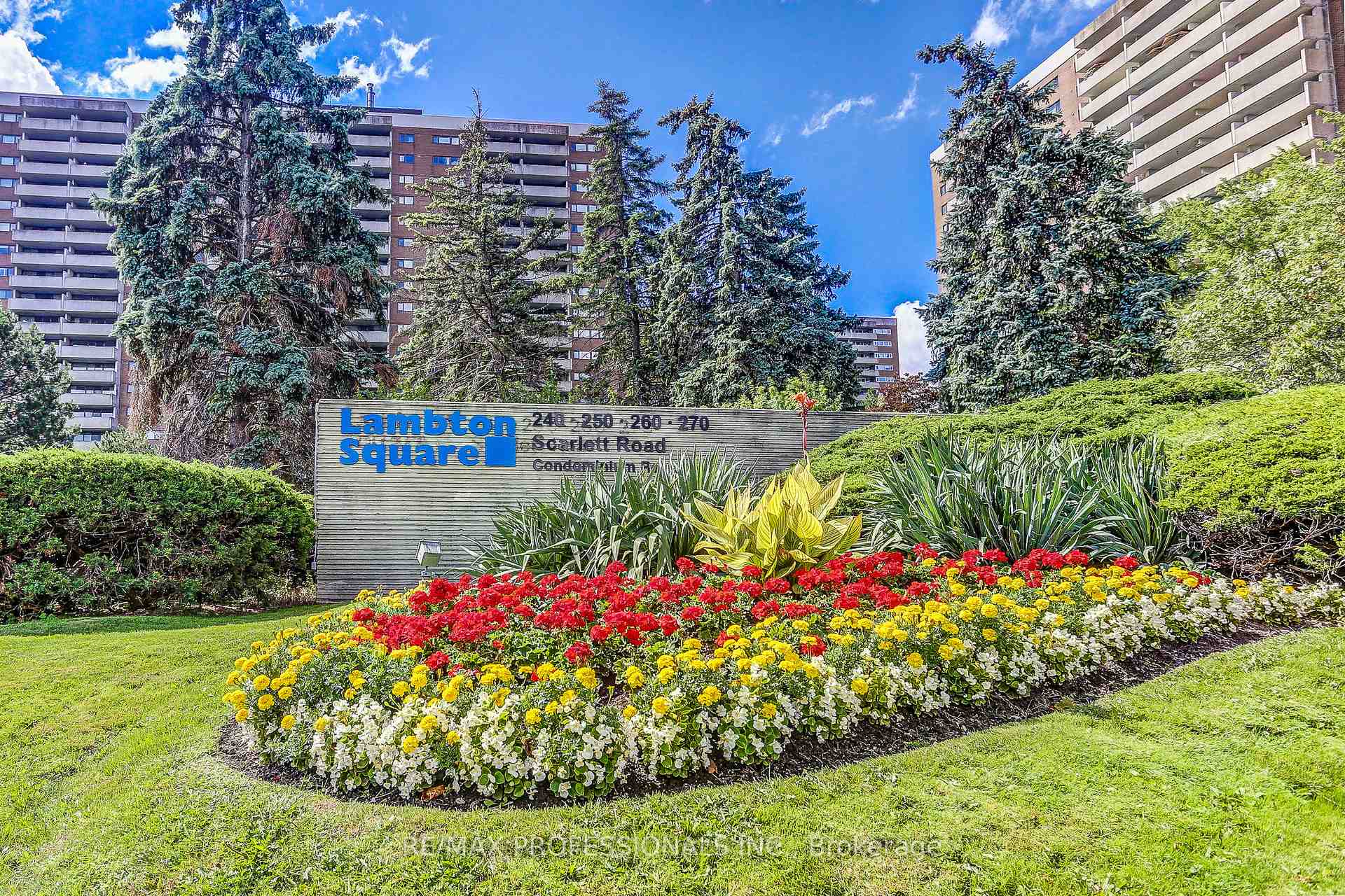Front of Unit 1405, 240 Scarlett Road