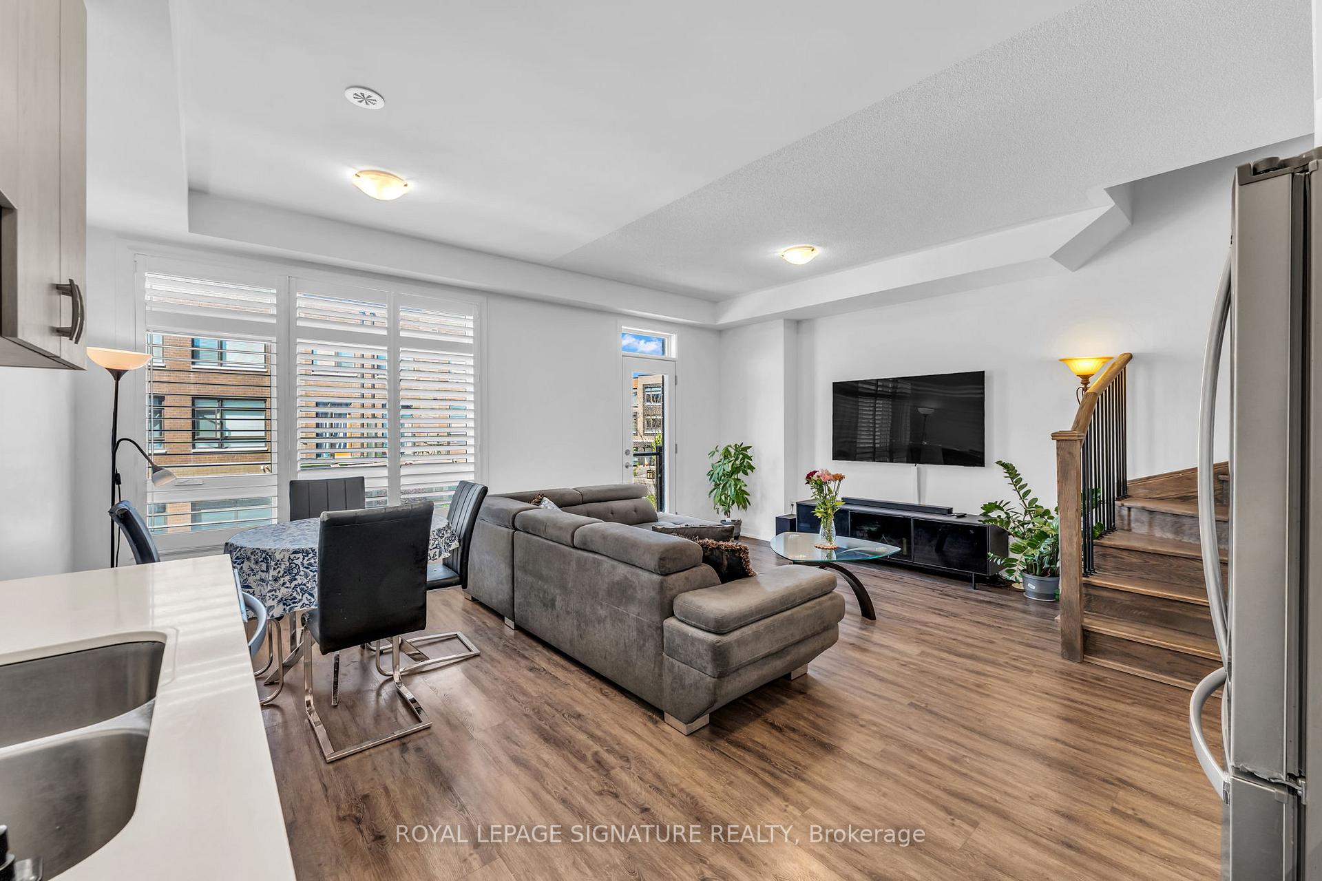 Photo 12 of 13 Bluenose Street, Vaughan, Vaughan Grove — HOMEH
