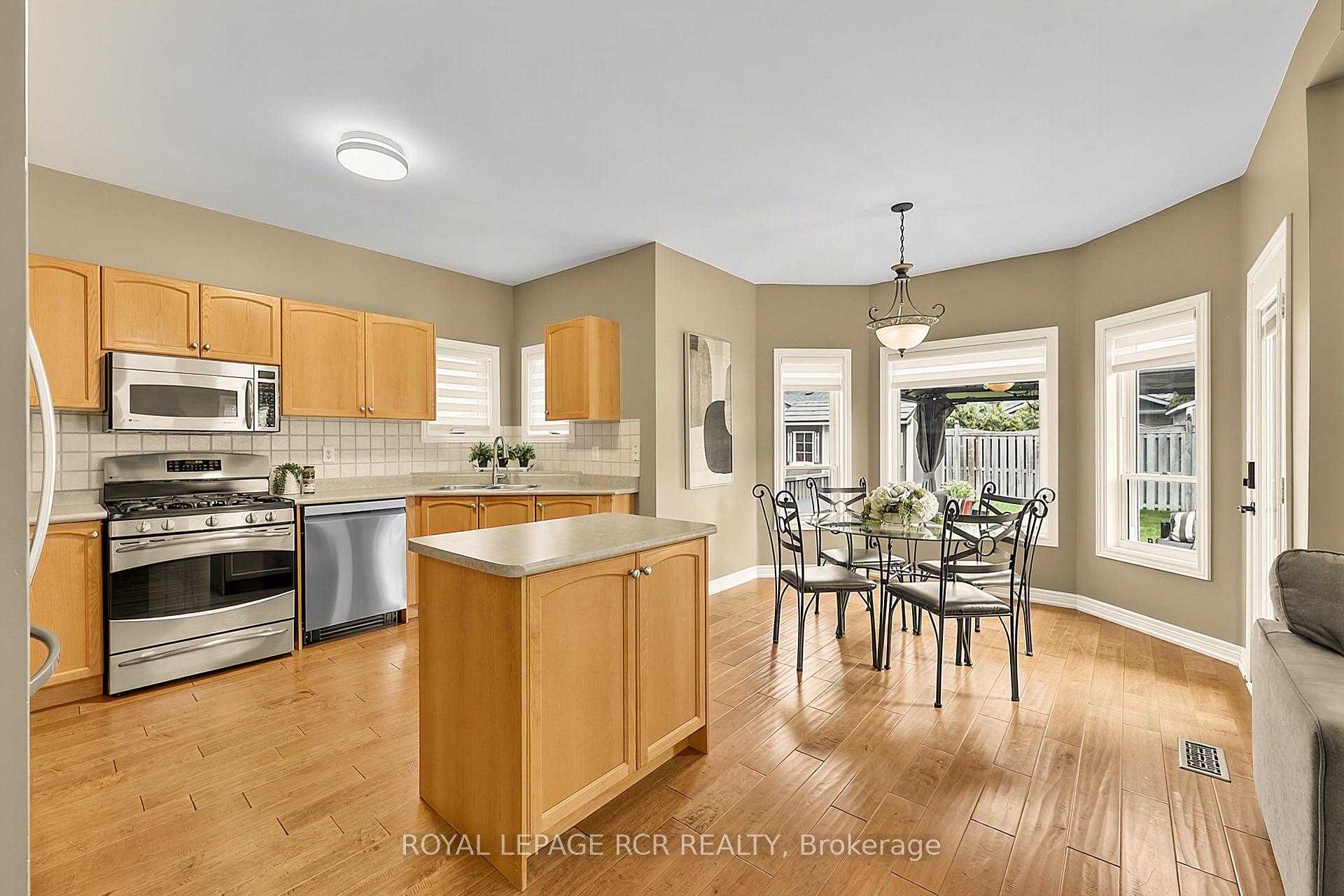 Photo 20 of 46 Cross Country Boulevard, Caledon, Bolton West — HOMEH