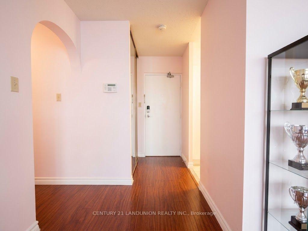 Photo 4 of Unit 1005, 2500 Bridletowne Circle, Scarborough, L'Amoreaux — HOMEH
