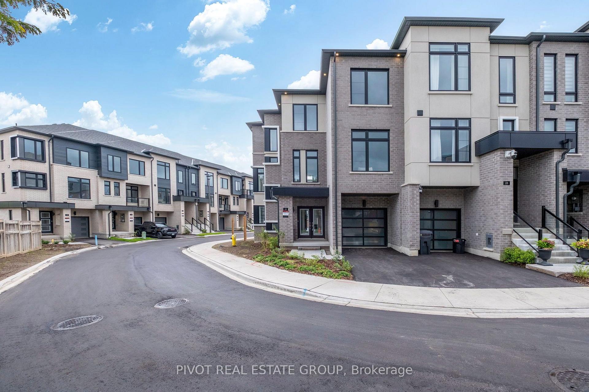 Photo 1 of 25 Observatory Way, Whitby, Brooklin — HOMEH