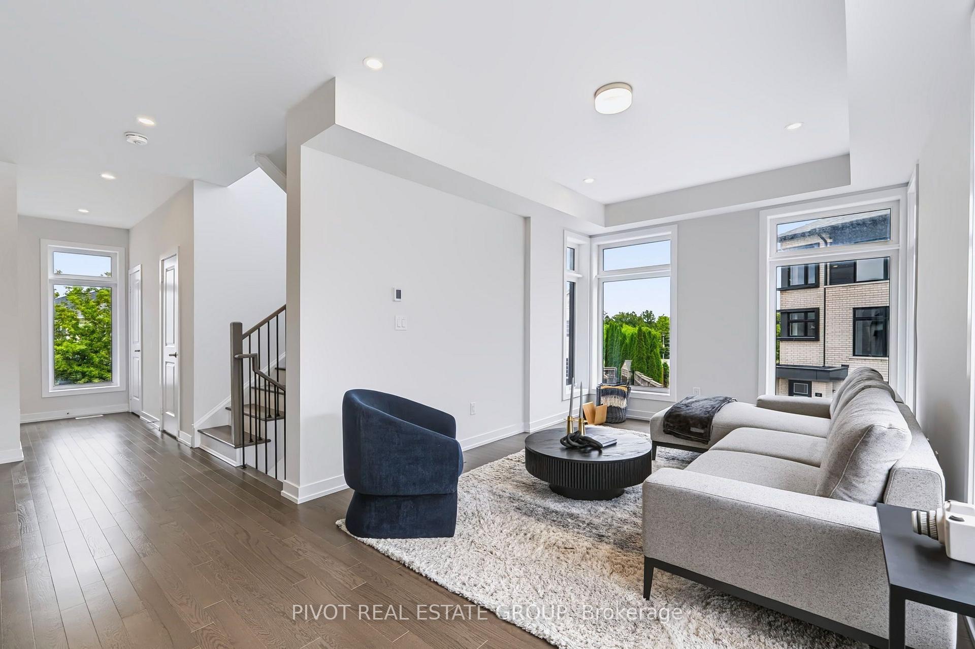 Photo 14 of 25 Observatory Way, Whitby, Brooklin — HOMEH