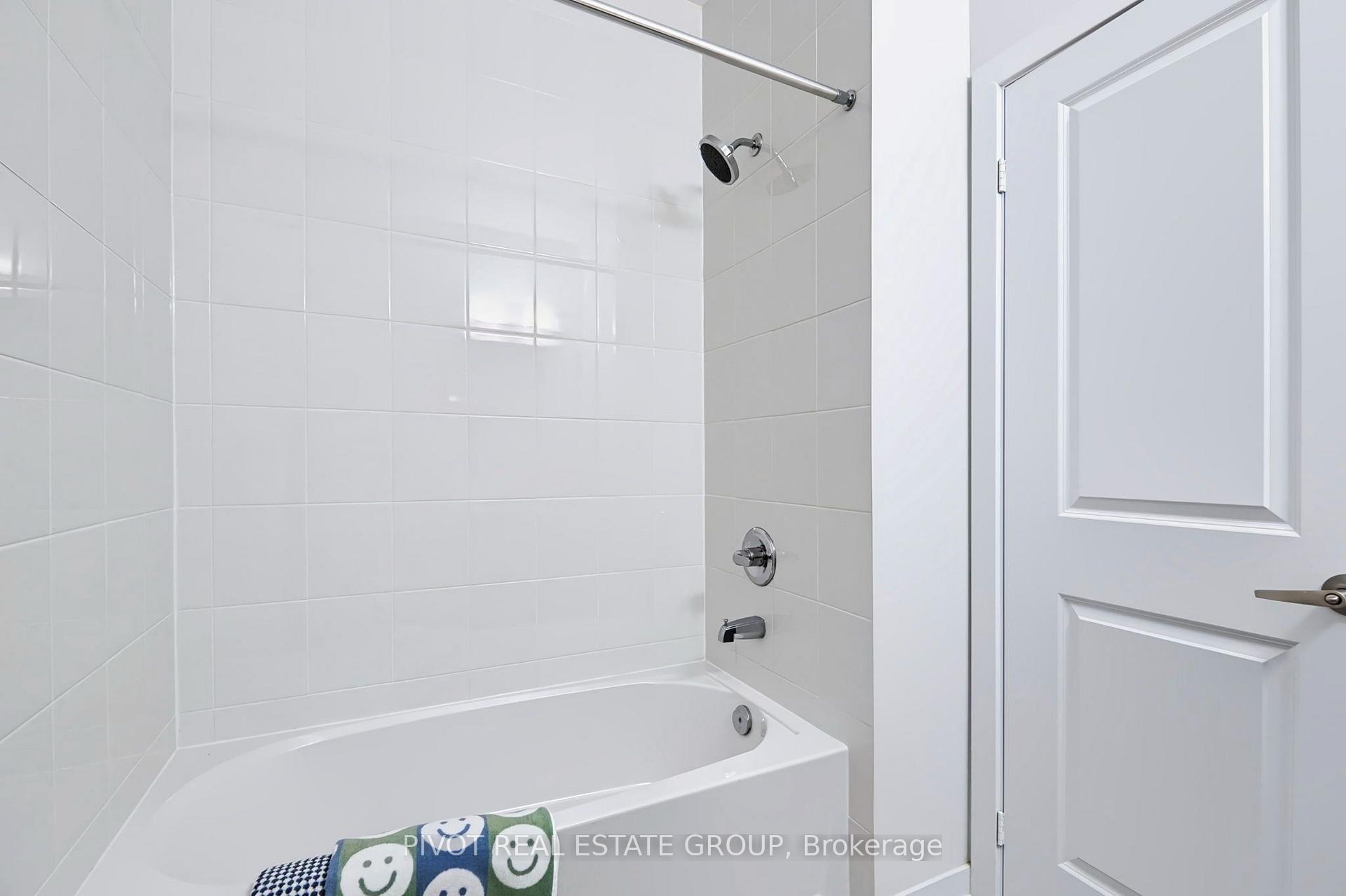 Photo 40 of 25 Observatory Way, Whitby, Brooklin — HOMEH