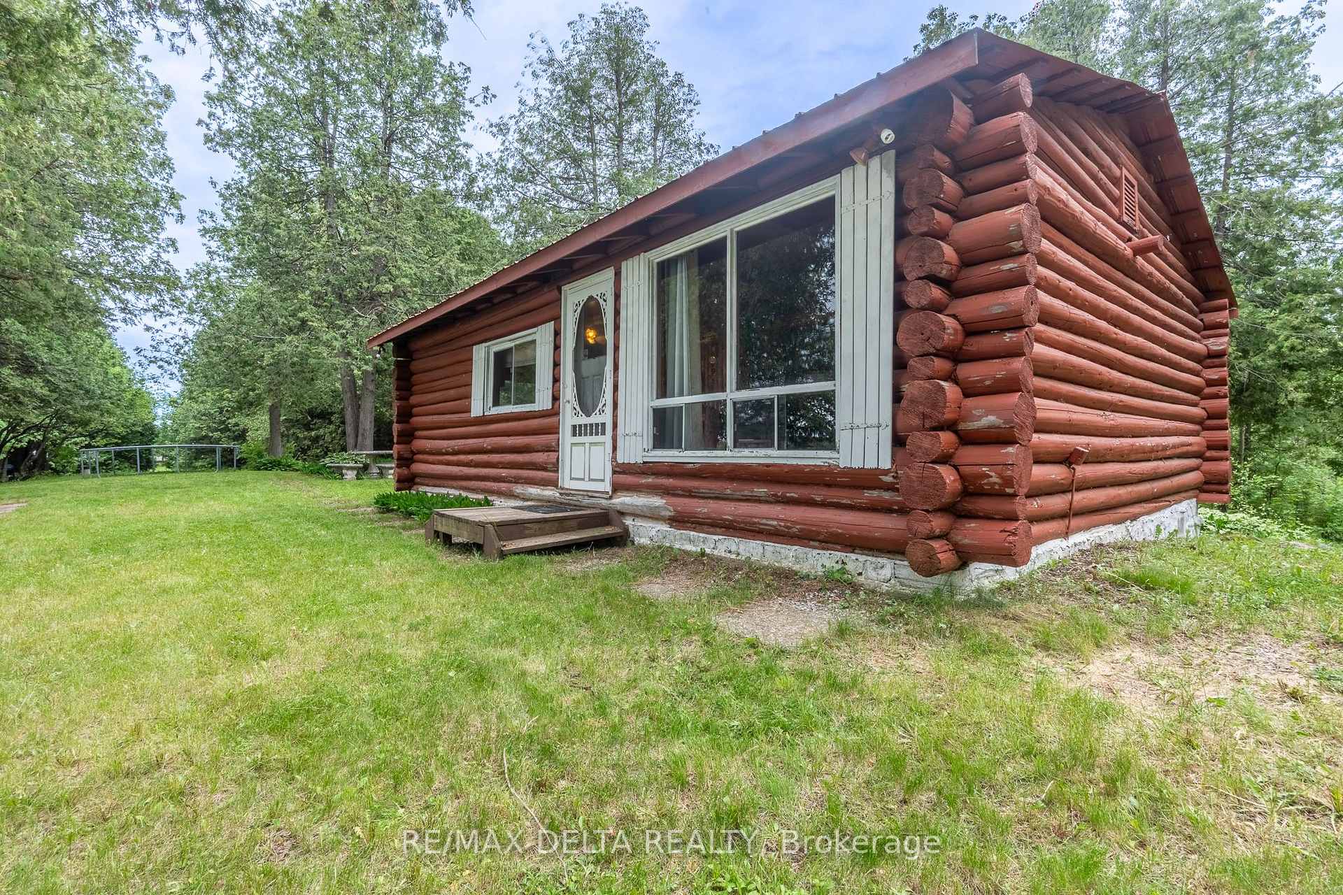 Photo 5 of 48 Crosby Trail, Whitewater Region, Whitewater Region — HOMEH