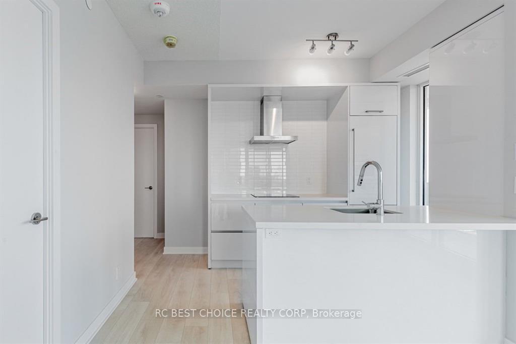 Photo 5 of Unit 1803, 2221 Yonge Street, Toronto, Mount Pleasant West — HOMEH