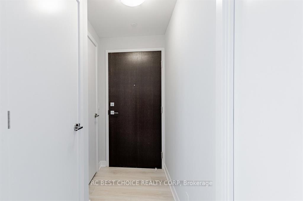 Photo 4 of Unit 1803, 2221 Yonge Street, Toronto, Mount Pleasant West — HOMEH