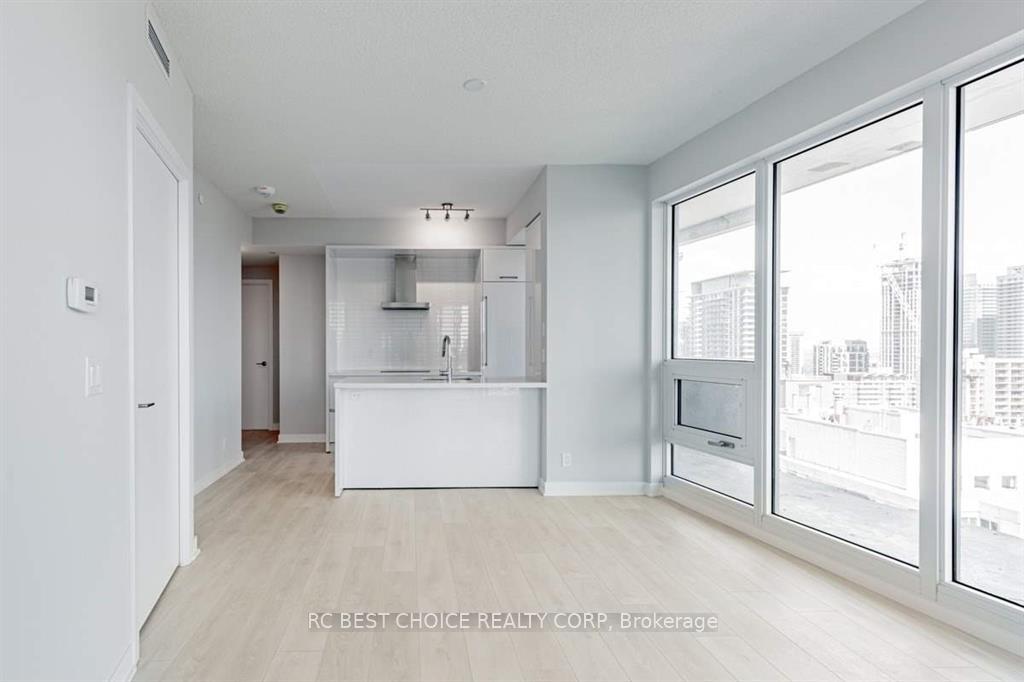 Photo 14 of Unit 1803, 2221 Yonge Street, Toronto, Mount Pleasant West — HOMEH