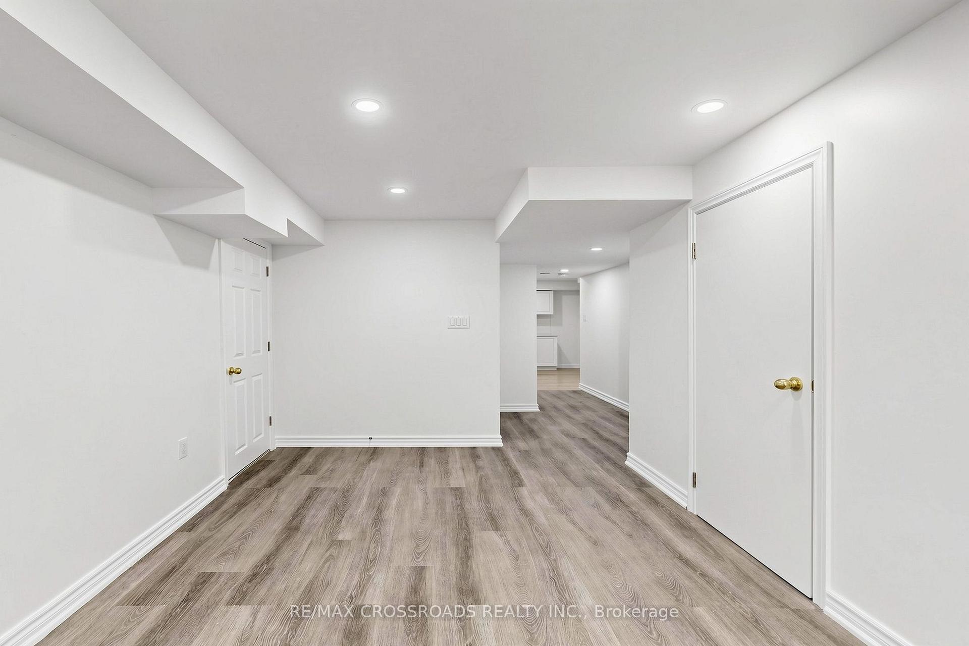 Photo 5 of 2385 Dress Circle Crescent, Oshawa, Windfields — HOMEH