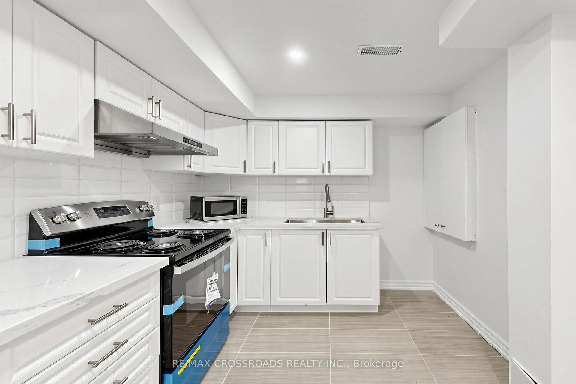 Photo 7 of 2385 Dress Circle Crescent, Oshawa, Windfields — HOMEH