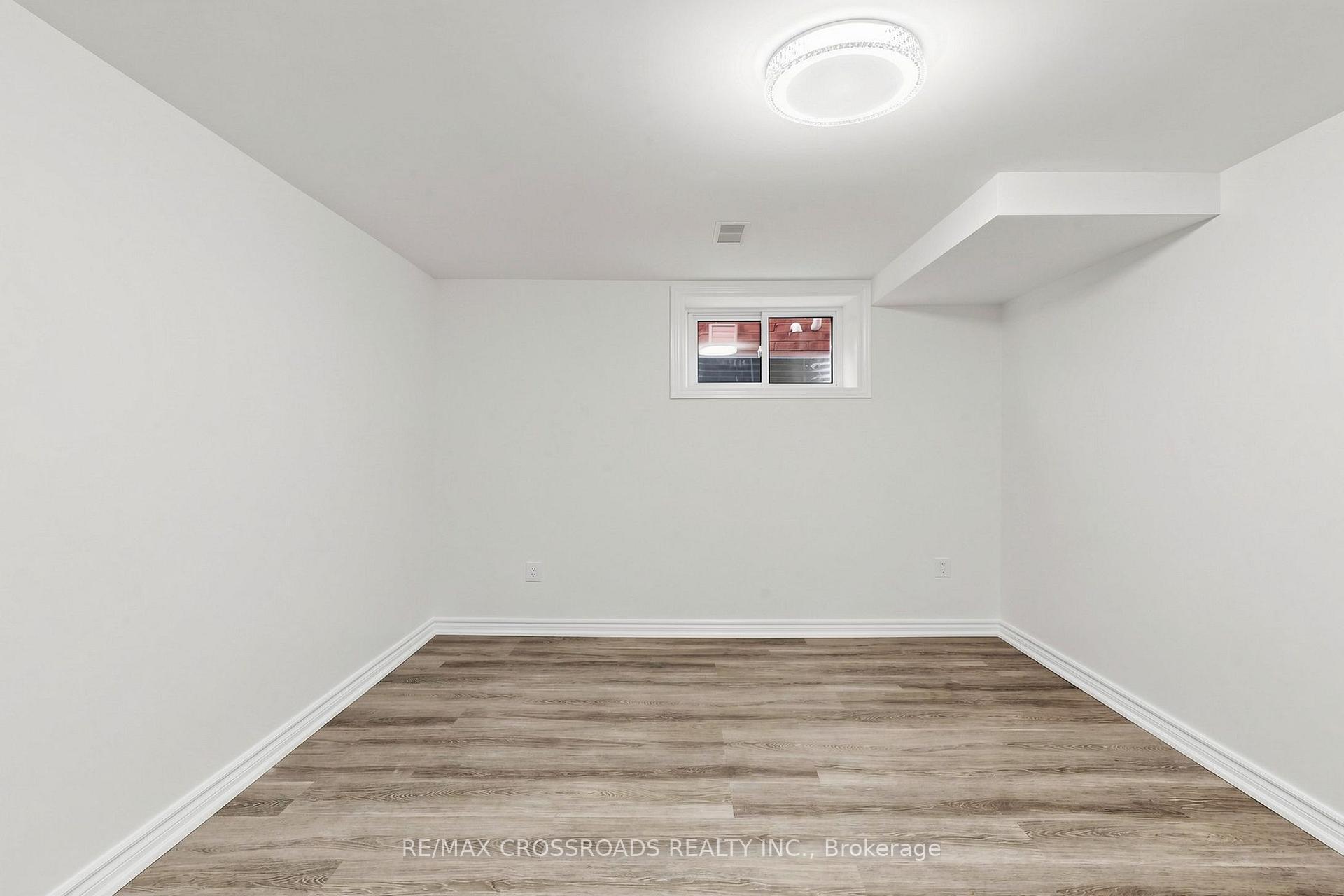 Photo 13 of 2385 Dress Circle Crescent, Oshawa, Windfields — HOMEH