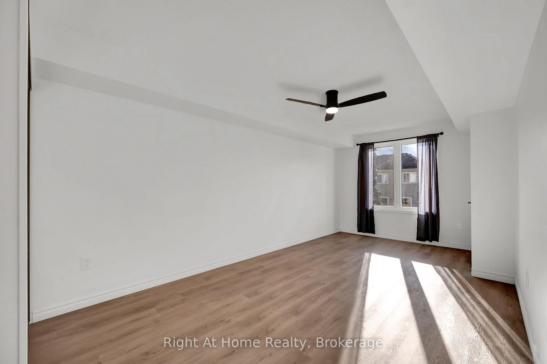 Photo 16 of Unit 2, 36 Petra Way, Whitby, Pringle Creek — HOMEH