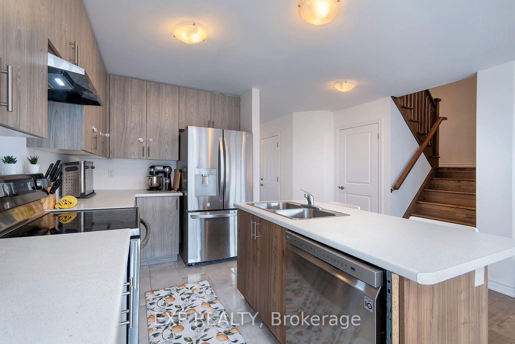 Photo 10 of 106 Mabern Street, Barrie, Rural Barrie Southwest — HOMEH