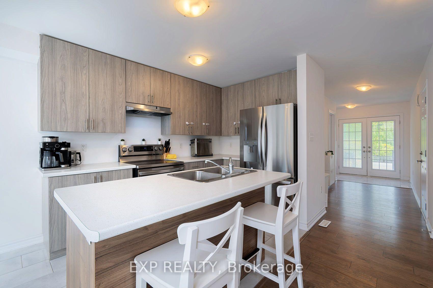 Photo 12 of 106 Mabern Street, Barrie, Rural Barrie Southwest — HOMEH