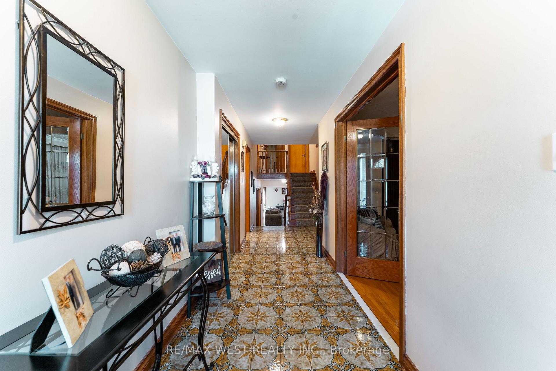 Photo 5 of 25A St Andrews Boulevard, Etobicoke, Kingsview Village-The Westway — HOMEH