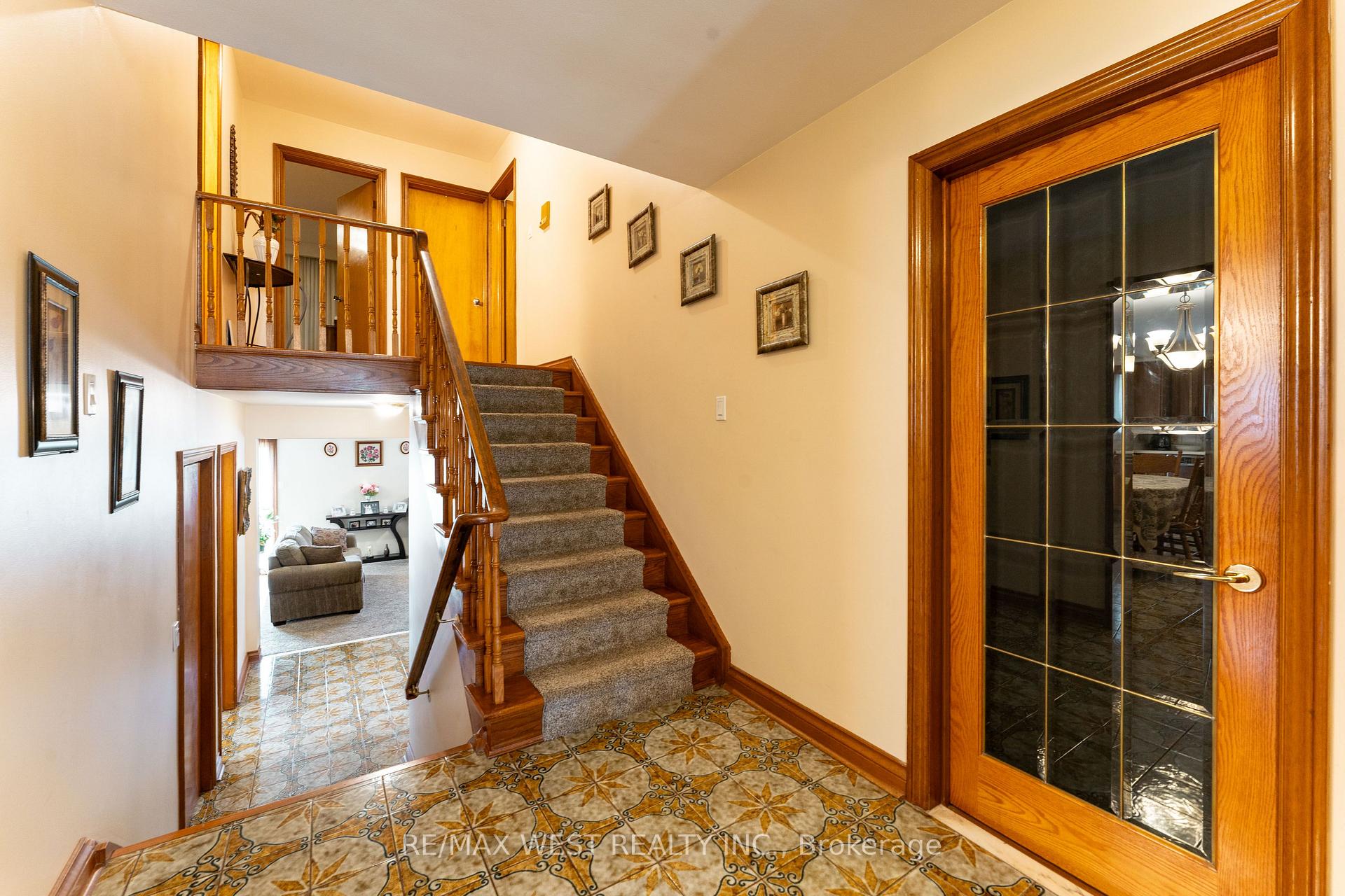 Photo 8 of 25A St Andrews Boulevard, Etobicoke, Kingsview Village-The Westway — HOMEH