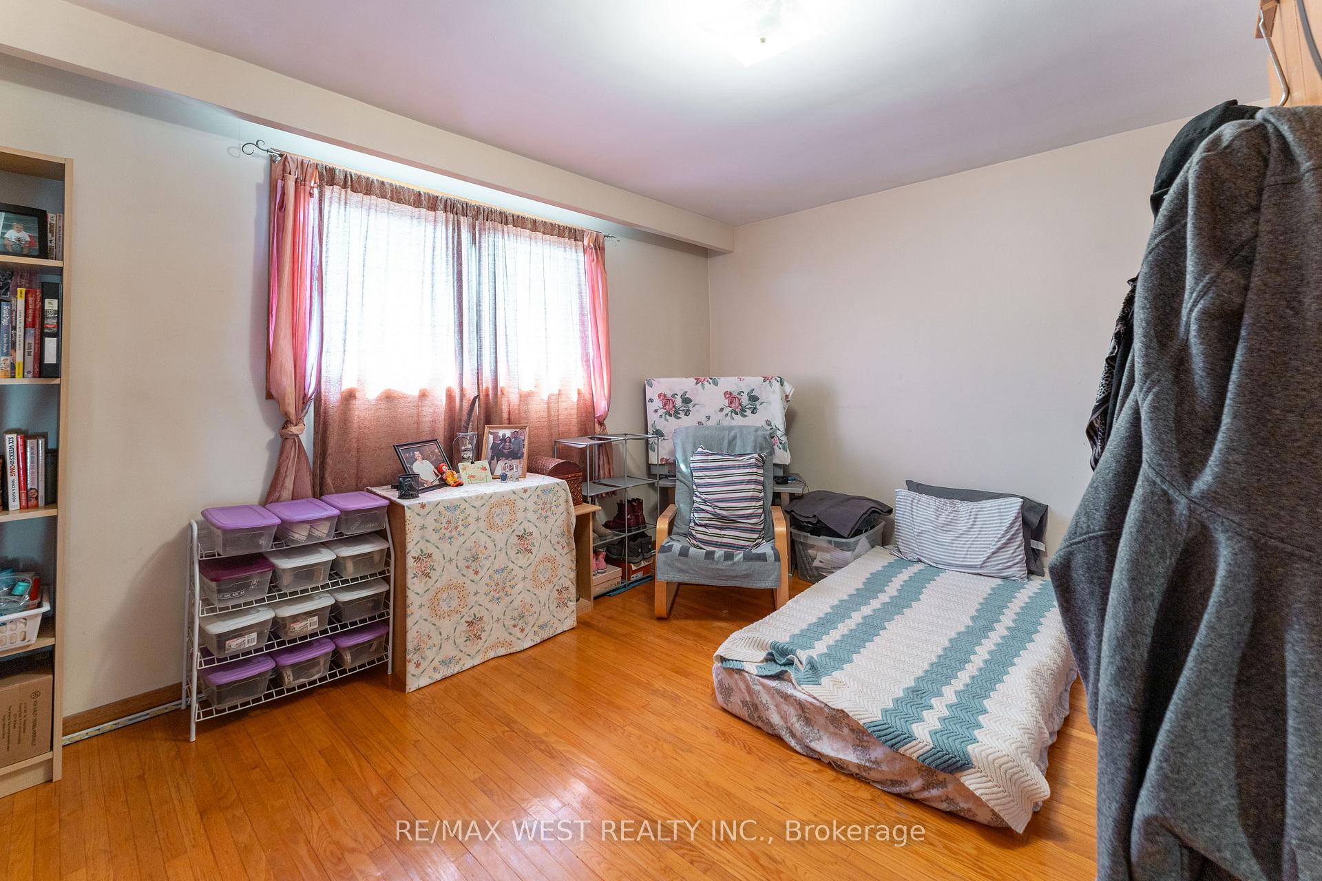 Photo 13 of 25A St Andrews Boulevard, Etobicoke, Kingsview Village-The Westway — HOMEH