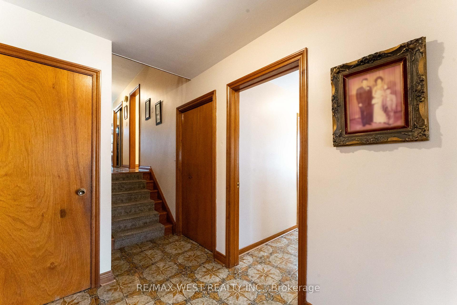 Photo 18 of 25A St Andrews Boulevard, Etobicoke, Kingsview Village-The Westway — HOMEH