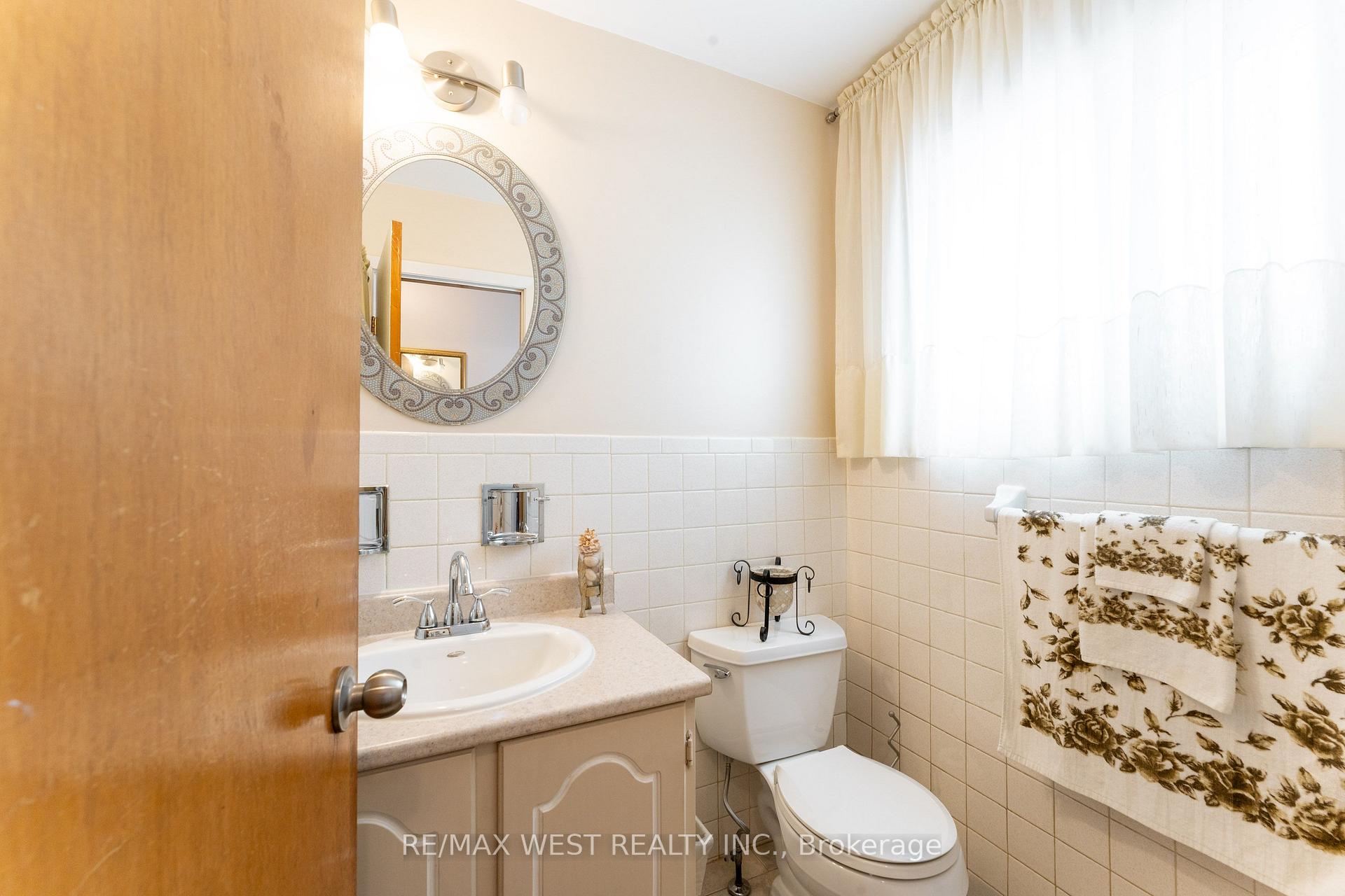 Photo 20 of 25A St Andrews Boulevard, Etobicoke, Kingsview Village-The Westway — HOMEH