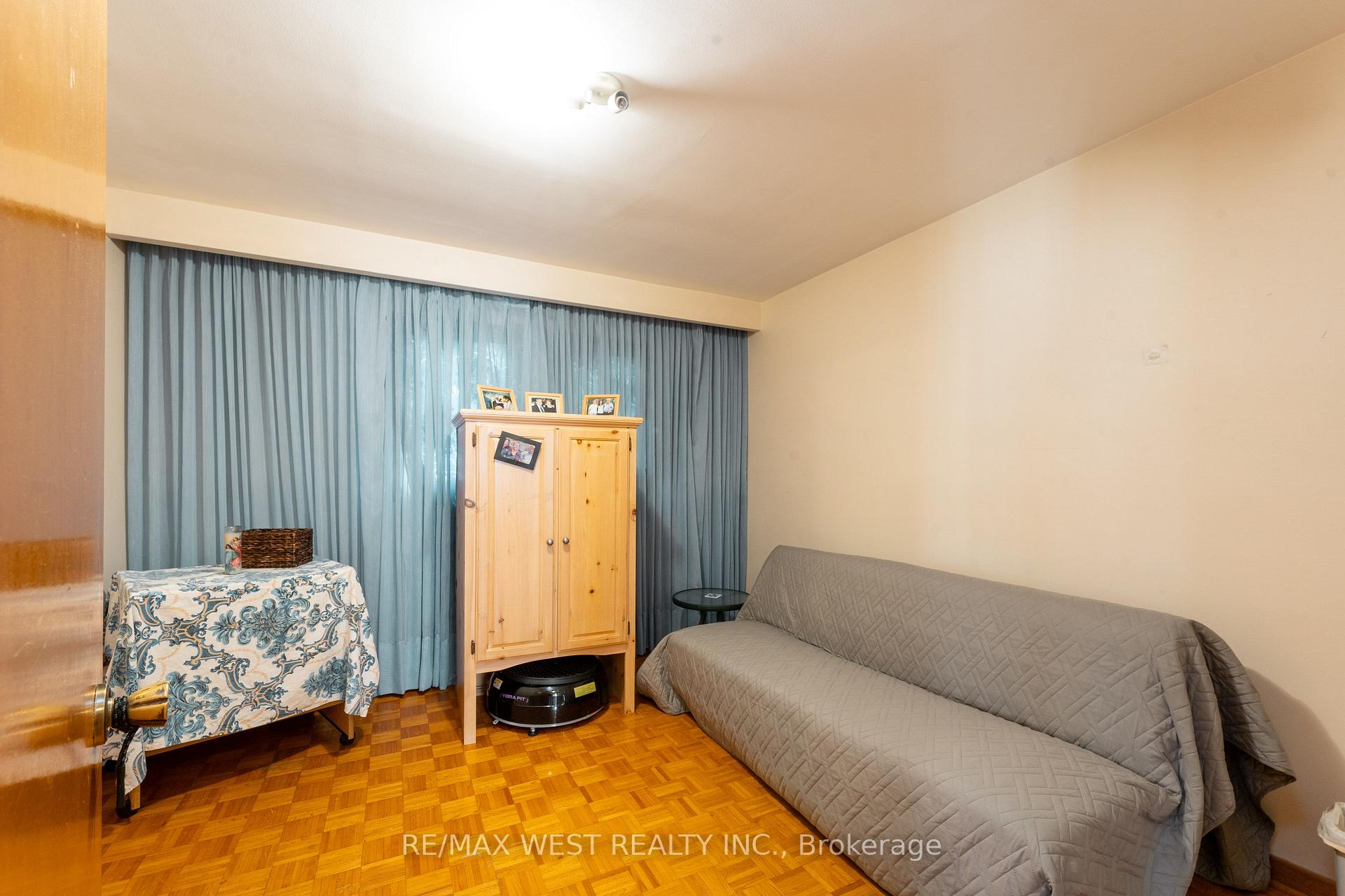 Photo 21 of 25A St Andrews Boulevard, Etobicoke, Kingsview Village-The Westway — HOMEH